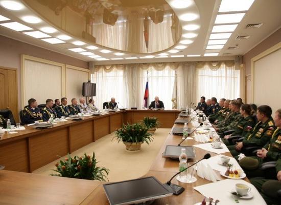 Регулярные закупки цветов в горшках на сотни тысяч рублей объяснили в правительстве Нижегородской области