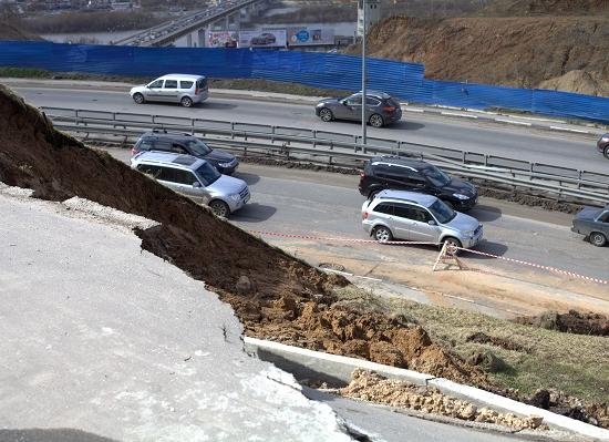 Габионы установлены для предупреждения повторных оползней возле метромоста в Нижнем Новгороде