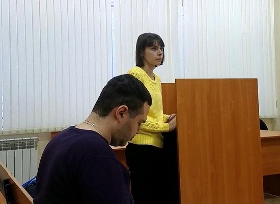 Отказав в гражданстве РФ отцу семерых юных нижегородцев, полиция добивается лишения его регистрации в квартире жены