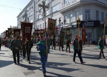 Трезвеннический крестный ход прошел по Большой Покровской в Нижнем Новгороде