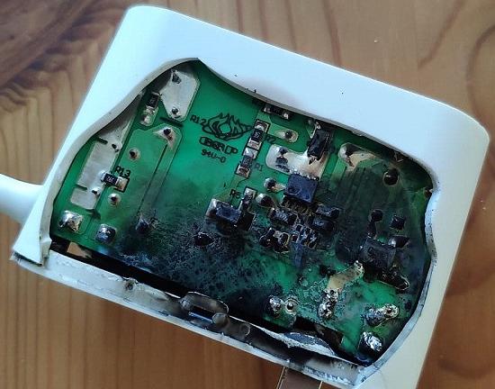 Бытовая техника сгорела, когда дали свет дому возле военного госпиталя в Нижнем Новгороде, где начата стройка